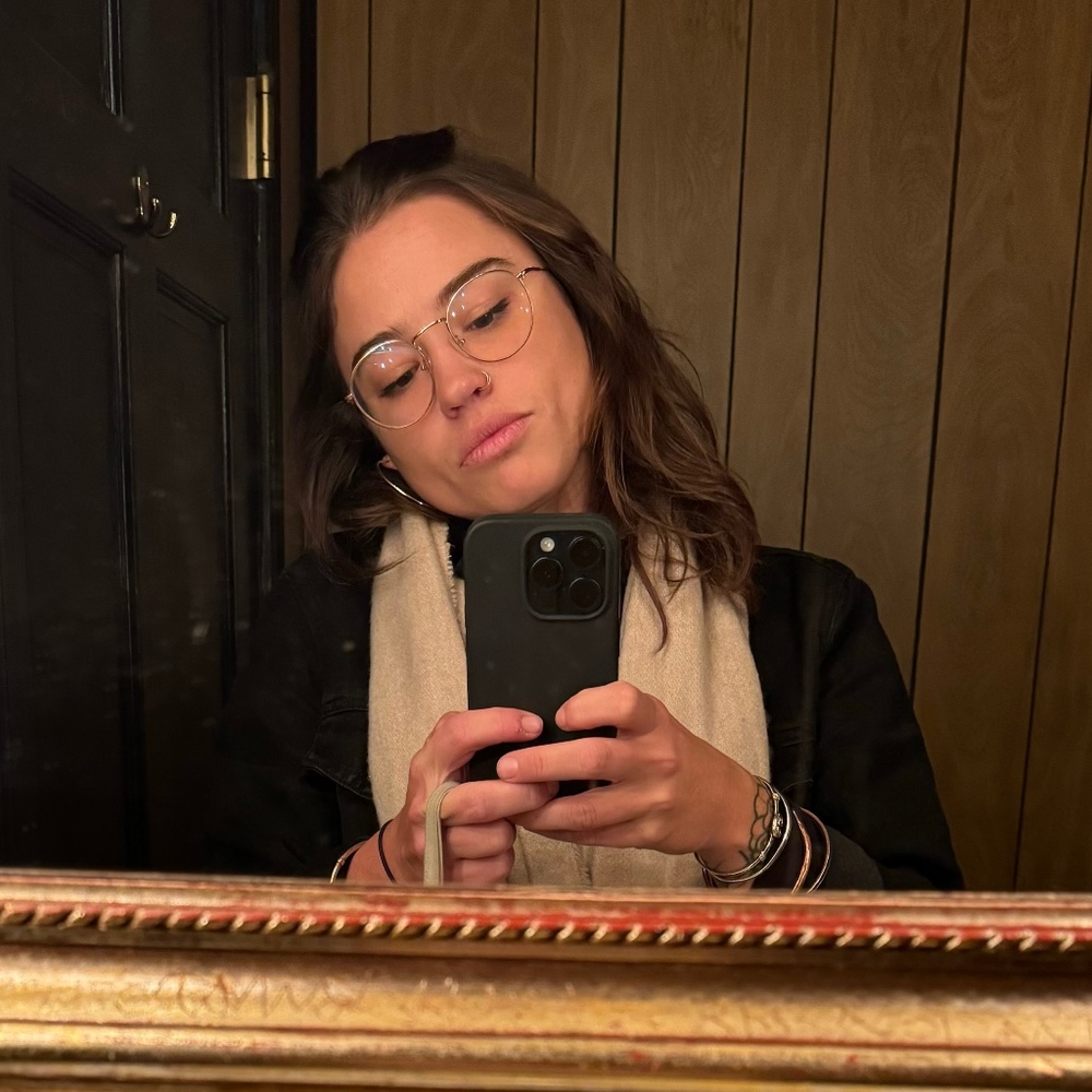 Meet your Posher, Emily